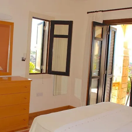 3 Bedroom Ouranos With Private Garden, Aphrodite Hills Kuklia