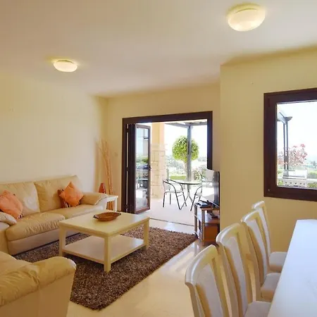 Apartament 3 Bedroom Ouranos With Private Garden, Aphrodite Hills