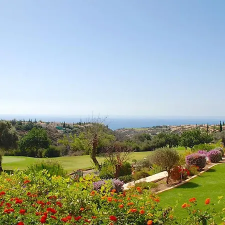Апартаменты 3 Bedroom Ouranos With Private Garden, Aphrodite Hills *
