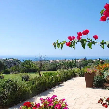 3 Bedroom Ouranos With Private Garden, Aphrodite Hills Апартаменты *